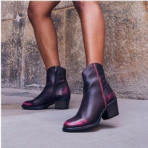 NIB Miz Mooz Duarte Fuchsia Brush Off Ankle Booties Sz 39